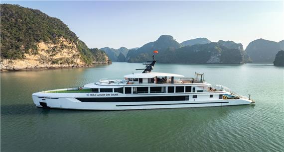 Du thuyền Hera Luxury 5 sao Vịnh Lan Hạ